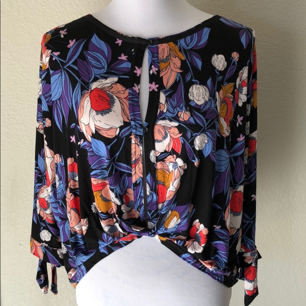 Free People Dark Floral Top T0002